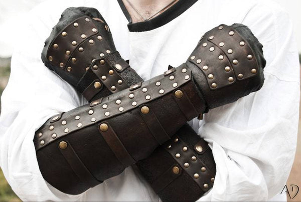 New Viking Medieval Renaissance Arm Guard Rivet Retro Wrist Guard