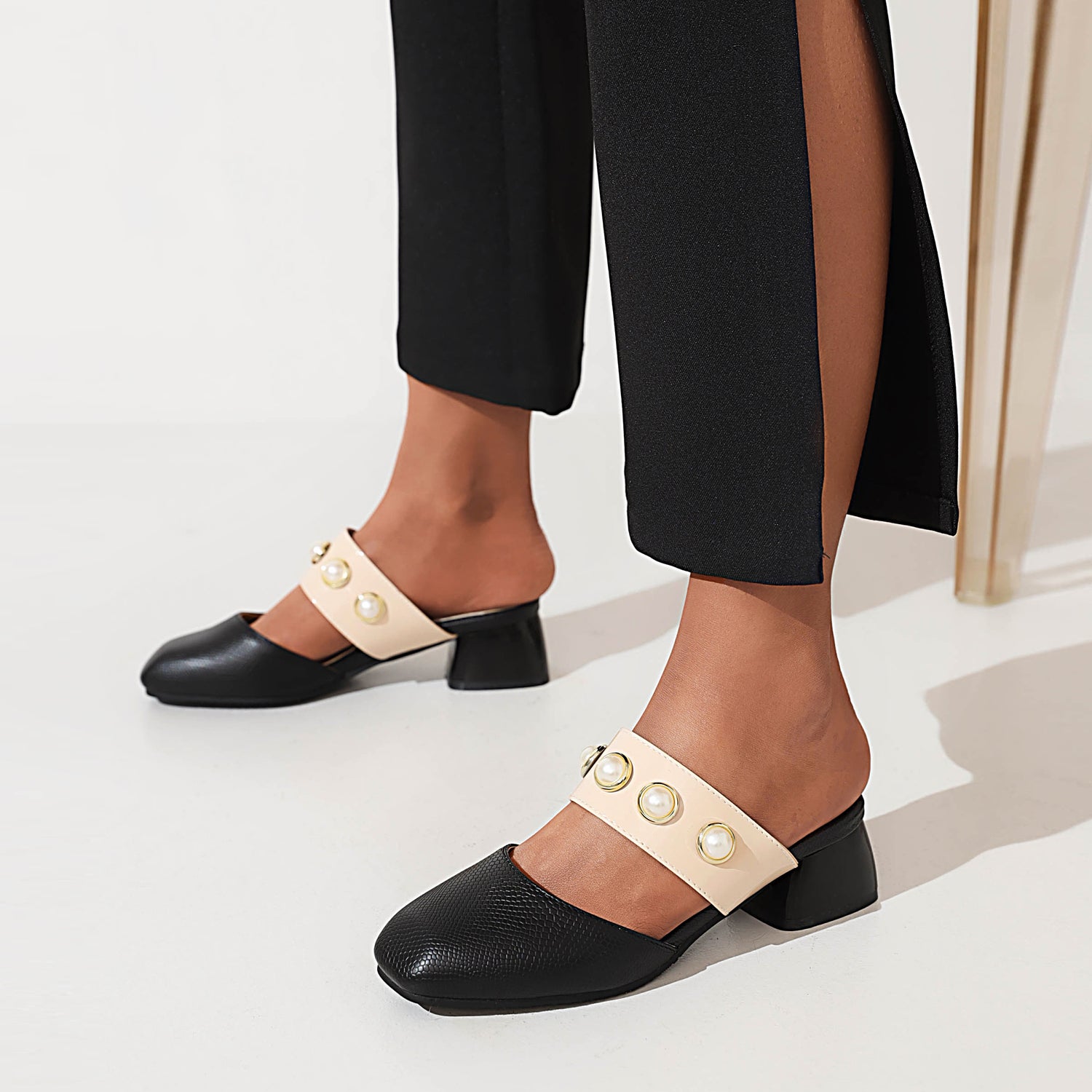 Bigsizeheels Houndstooth Pearl Round Toe Flats Sandals - Black best oversized womens heels are from bigsizeheels®