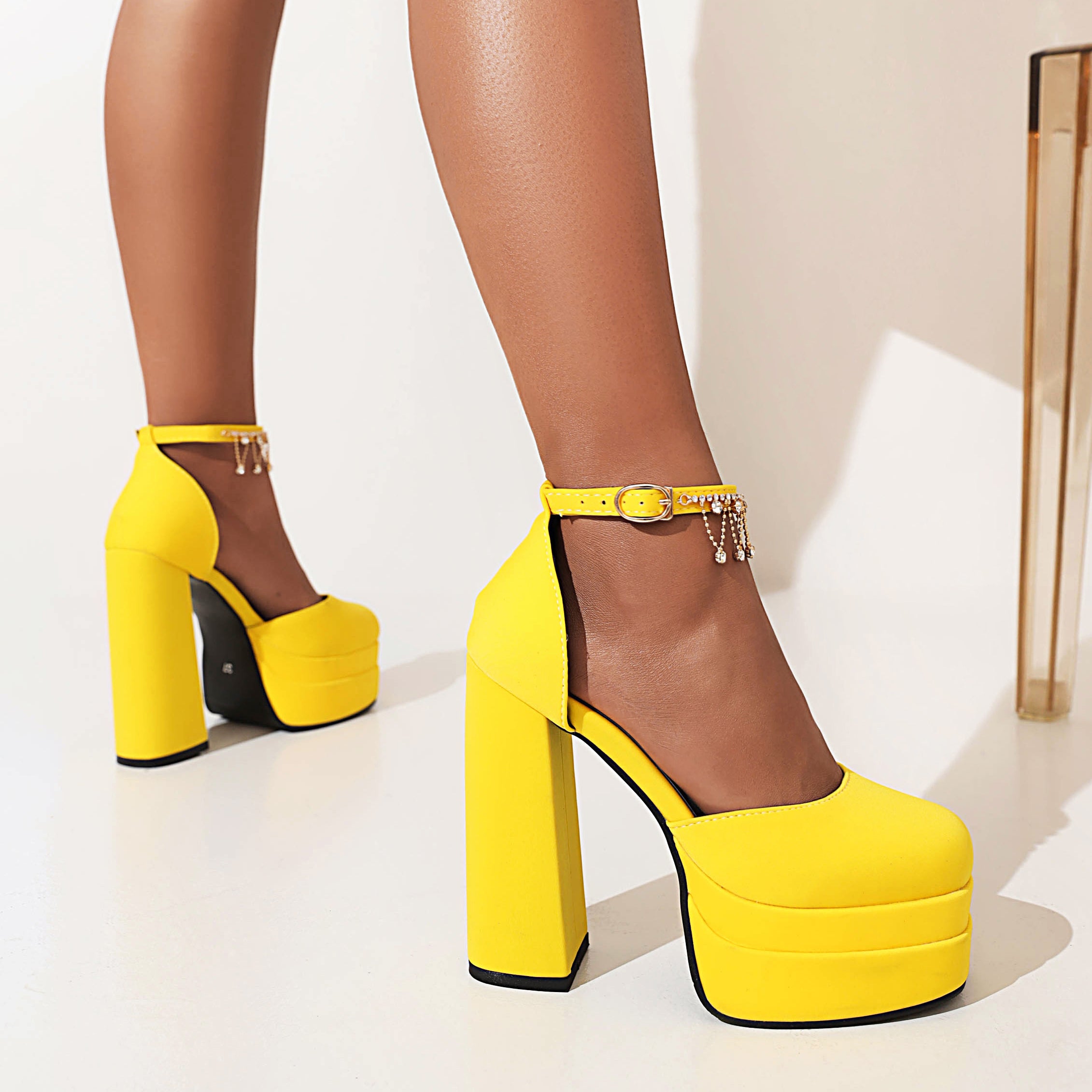 Bigsizeheels Sexy  Ankle Strap Platform Sandals - Yellow